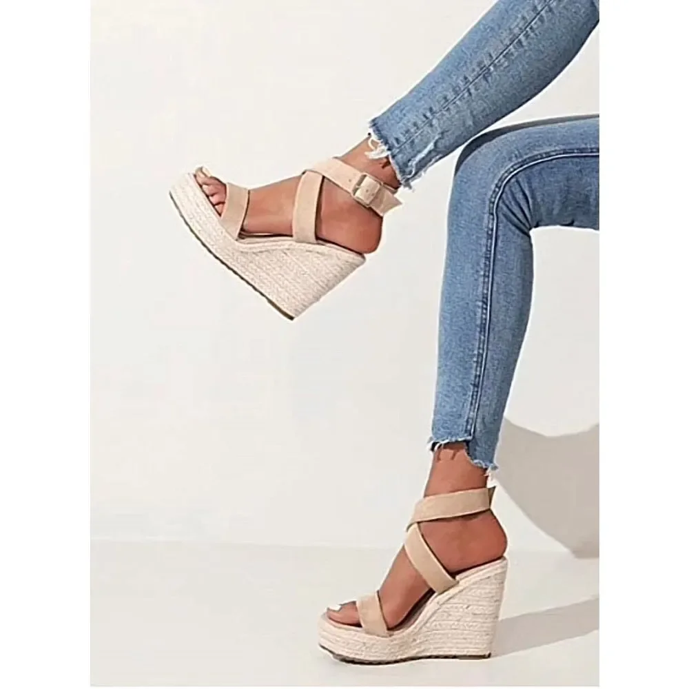 ✨Kenneth Cole Women's Olivia Cross Sandal Sz 7.5 Wedge✨